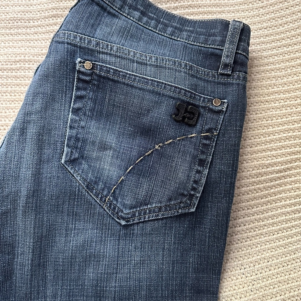 Joe's Jeans Classic Blue Denim with Distinctive Texture 34x30